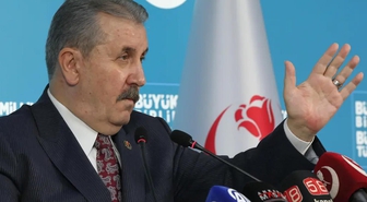 Destici'yi küplere bindiren bayrak! Genel sekretere dönüp sordu: Bu nedir?