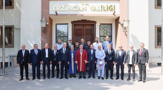 Erzincan’da Ahilik Haftası kapsamında başarılı esnaflara onur belgesi