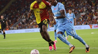 Göztepe'de golcü Armstrong formayı kaptırdı