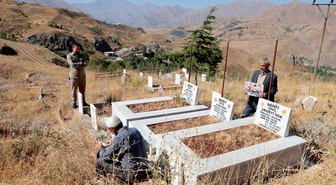 Hakkari'de 2010'daki terör saldırısında hayatını kaybeden 9 kişi anıldı