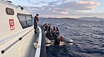 İzmir’de 15 düzensiz göçmen yakalandı