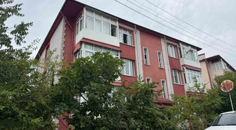Karabük’te 3. kattan düşen Afganistanlı öğrenci hastaneye kaldırıldı