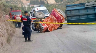 Aydın'ın Köşk ilçesinde seyyar pide fırını taşıyan traktör devrildi: 1 ölü, 1 yaralı