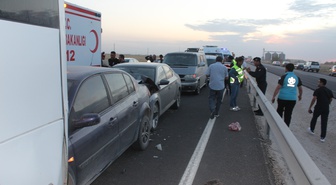 Kum fırtınasında zincirleme kaza; 16 yaralı (2)