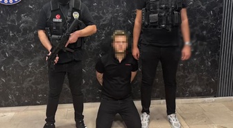 Ülkesi onu kırmızı bültenle arıyordu! Türk polisi kıskıvrak yakaladı