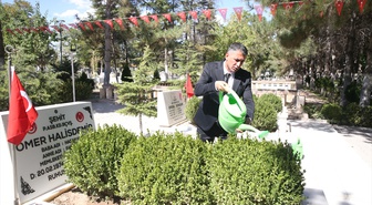 Niğde Cumhuriyet Başsavcısı Tuncay, şehit Halisdemir'in kabrini ziyaret etti