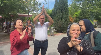 Oğullarının katiline 26 yıl hapis kararını, 'yaşasın adalet' diyerek alkışladılar