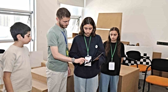 Ortaokul ve lise öğrencileri BTÜ’de robotlarla tanıştı