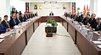 Yusuf Tekin Yalova'da İl Eğitim Değerlendirme Toplantısı'na katıldı