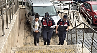 Zonguldak'ta 17 yaşındaki kızlarını darbedip zincirle bağladıkları iddia edilen anne ve baba adliyede