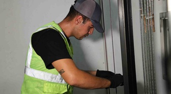 Adana’da asansörler kırmızı alarm veriyor
