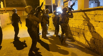 Adıyaman'da terör örgütü DEAŞ'a yönelik operasyonda yakalanan 3 zanlı tutuklandı