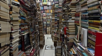 Dijital çağda sahaflık; 45 metrekarelik dükkandaki 35 bin kitap okuyucusunu bekliyor