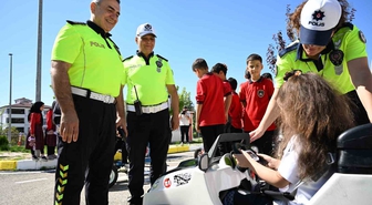 Elazığ’da çocuklar trafik kurallarını eğlenerek öğrendi