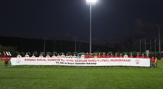 Gaziler Günü için Riva'da futbol maçı oynandı