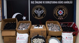 İzmir'de 253 bin 926 uyuşturucu hap ile 75 kilogram ham madde ele geçirildi