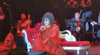 Kuşadası’nda yuhalanmıştı, olaylı konserin ardından Bursa’da sahne aldı