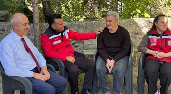 Okul bahçe görevlileri görev başında