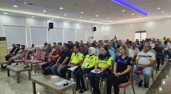 Silifke’de okul servis sürücülerine trafik eğitimi
