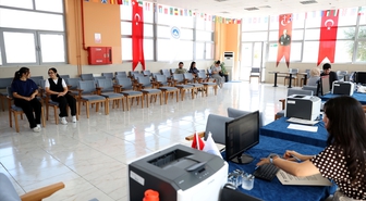 Temizledikleri dersliklerde öğrenci oldular! Kırklareli'nde 2 destek personeli yazılım mühendisliğini kazandı