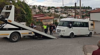 Yatağan’da minibüs garaja çarptı: 4 öğrenci yaralandı
