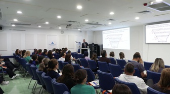 Yeditepe Üniversitesi Koşuyolu Hastanesi’nde ‘Yaşam Boyu Güvenli Bakım’ programı düzenlendi