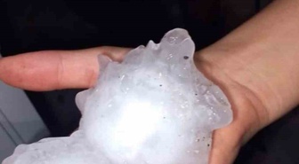 Adana’da yumruk büyüklüğünde dolu yağışı tarım arazilerine zarar verdi