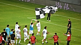Altay'da sahaya bayrak dikmeye para cezası