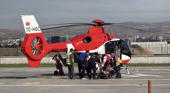 Ayını saldırısına uğrayan vatandaş için ambulans helikopter havalandı