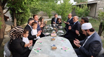 Bakan Yumaklı, şehit Jandarma Er Yakup Koç’un ailesini ziyaret etti