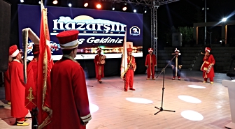 Elazığ'da 29. Uluslararası Hazar Şiir Akşamları 16 şairin katılımıyla açıldı