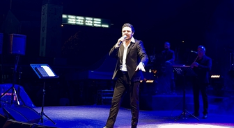 Kırşehir'de 39. Ahilik Haftası konserinde Özgür Can Çoban türküler seslendirdi