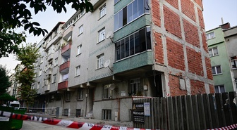 Sultangazi'de duvarlarında çatlama ve ayrılmalar tespit edilen iki apartman tahliye edildi