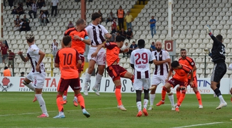 Trendyol 1. Lig'de Bandırmaspor, sahasında Ümraniyespor'a 88. dakikada 1-0 yenildi