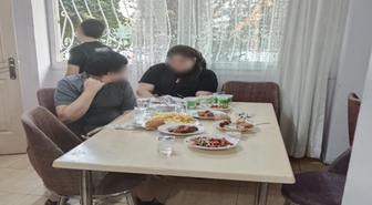 Adana Seyhan'da çöp evde yaşayan anne ve üç çocuk CİMER ile sıcak yuvasına kavuştu