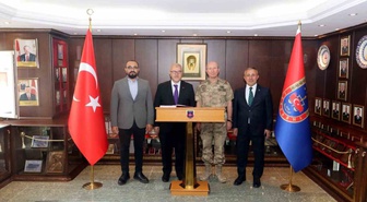 AK Parti heyeti Bilecik Jandarma Eğitim Komutanı İlbey ile bir araya geldi