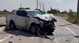 Aksaray-Yeşilova kara yolunda traktörle pikap çarpıştı, 2 kişi yaralandı