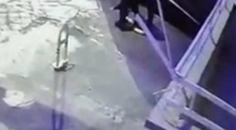 Ankara Sincan'da otopark bariyerini söken şüpheli güvenlik kamerasına yansıdı
