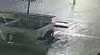 Beyoğlu Taksim'de bankta unutulan cep telefonunu alan şüpheli tutuklandı
