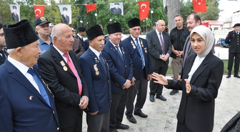 Gümüşhacıköy'de 19 Eylül Gaziler Günü'nde Atatürk Anıtı'na çelenk sunuldu