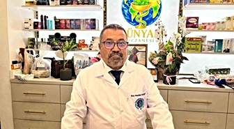Haydar Koçak 48 yıl sonra eczacı oldu, İzmir Konak'ta Dünyam Eczanesi'ni açtı