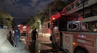 Kayseri'de mangal faciası! Balkonda yakılan ateş iki evin çatısını küle çevirdi
