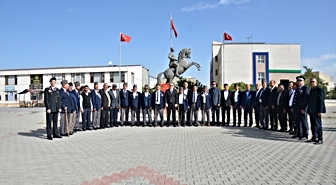 Muş Bulanık'ta Gaziler Günü'nde çelenk sunuldu, gaziler onuruna kahvaltı yapıldı