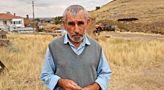 Nevşehir Ürgüp Karakaya'da selde sıkışan araçtan vatandaşlar cam kırılarak kurtarıldı