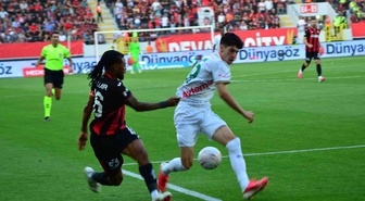 Trendyol Süper Lig: ÇorumFK: 0 - Corendon Alanyaspor: 0 (Maç devam ediyor)