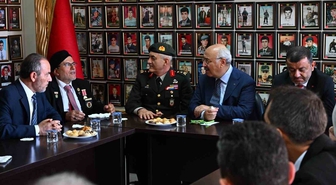 Vali Köşger: 'Huzur ve refahı gazilerimize borçluyuz'
