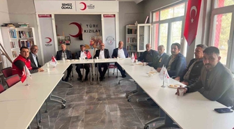 Van Muradiye'de gaziler, 19 Eylül Gaziler Günü'nde Kızılay Şubesi'nde ağırlandı