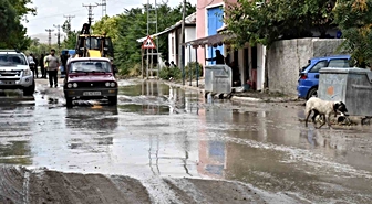 Yozgat Şefaatli'de selde evler ve cami zarar gördü, beton mikseri devrildi
