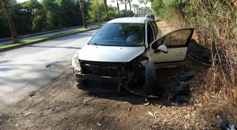 Antalya Manavgat'ta aynı caddede dakikalar arayla 2 kaza oldu, 3 kişi yaralandı