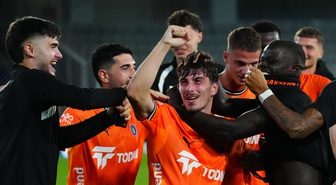 Başakşehir, Gençlerbirliği'ni 4-0 yenerek dört maçlık galibiyet hasretine son verdi